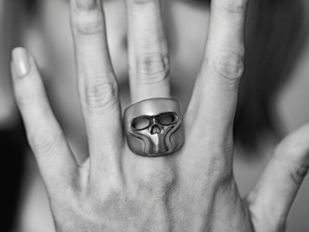 Anello Silent Skull in acciaio inox stampato in 3D