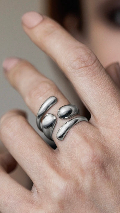 <transcy>DROPS</transcy>