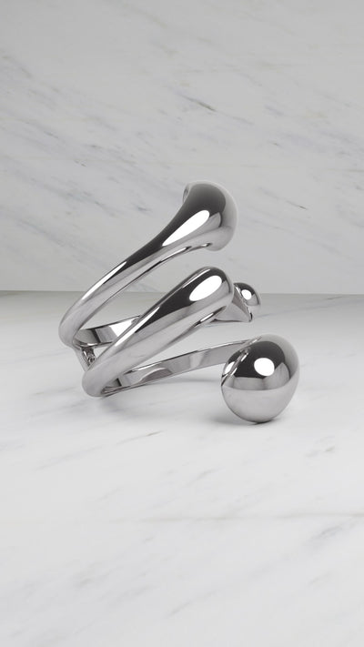 <transcy>DROPS</transcy>